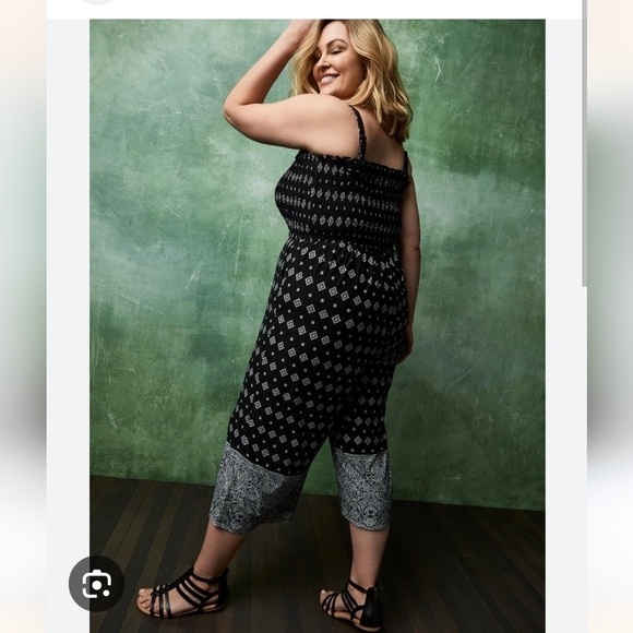 Torrid Super soft romper, black & white smocked Jumpsuit plus Size 1x - Picture 4 of 10